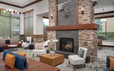 Lobby and coworking lounge at Hilton Garden Inn Fort Worth Medical Center.