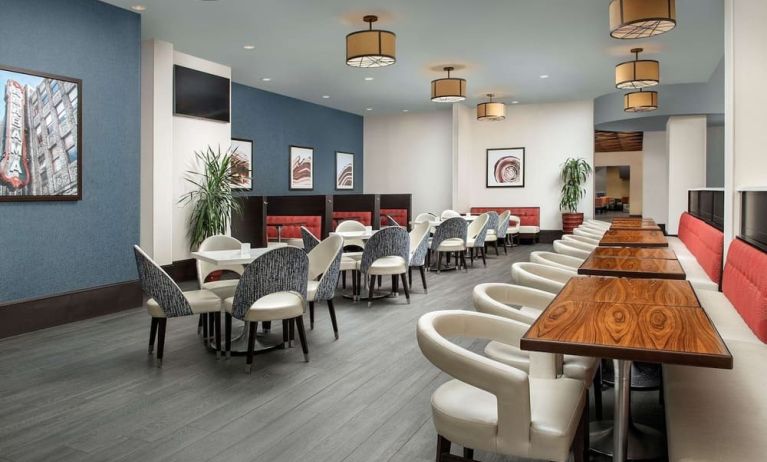 Dining area perfect for coworking at Embassy Suites By Hilton Birmingham.