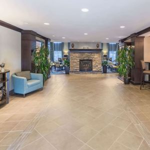 Lobby lounge at Sonesta ES Suites Atlanta - Perimeter Center.