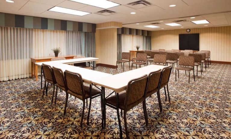 Professional meeting room at Sonesta ES Suites Atlanta - Perimeter Center.