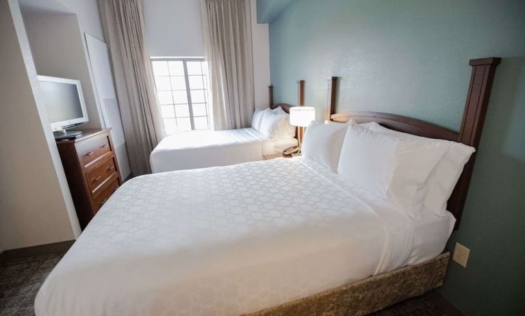 Day use twin room at Sonesta ES Suites Atlanta Alpharetta Avalon.