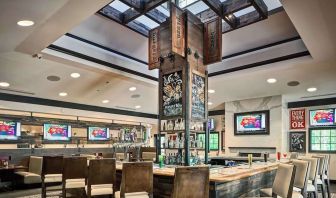 Dining area at Sonesta Atlanta Airport South.