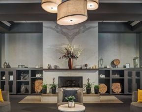 Lobby lounge area at Sonesta Atlanta Airport South.