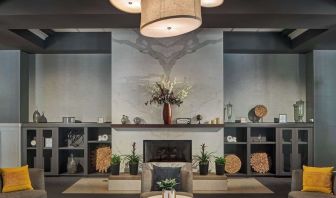 Lobby lounge area at Sonesta Atlanta Airport South.