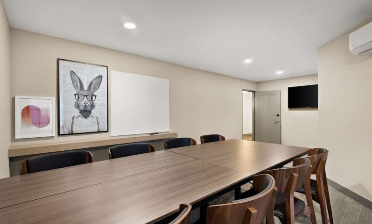 Professional meeting room at Sonesta ES Suites Denver South - Park Meadows.