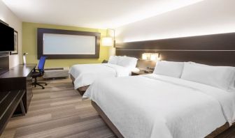 Day use twin room with work desk at Holiday Inn Express & Suites Yorkville.