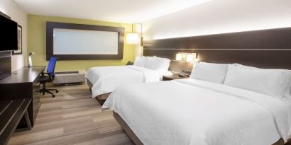 Day use twin room with work desk at Holiday Inn Express & Suites Yorkville.