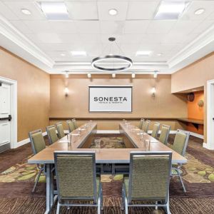Professional meeting room at Sonesta Anaheim Resort Area.
