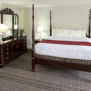 King suite at Fairbanks Inn.