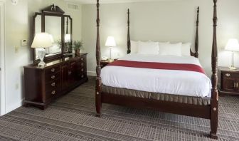 King suite at Fairbanks Inn.