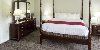 King suite at Fairbanks Inn.