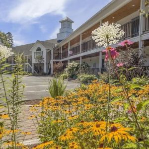 Parking and outdoors at Fairbanks Inn.