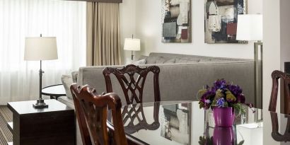 Dining room at Fairbanks Inn.