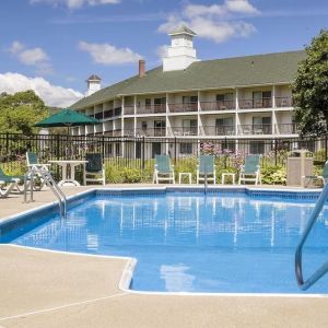Seasonal outdoor pool at Fairbanks Inn.