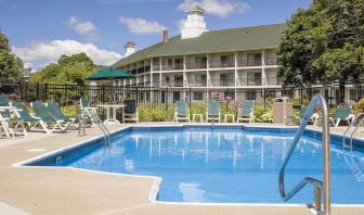 Seasonal outdoor pool at Fairbanks Inn.