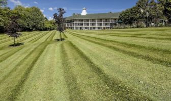 Large hotel garden at Fairbanks Inn.