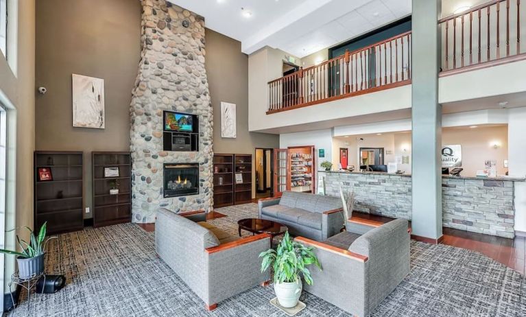 Hotel lobby at Quality Inn & Suites Liberty Lake - Spokane Valley.