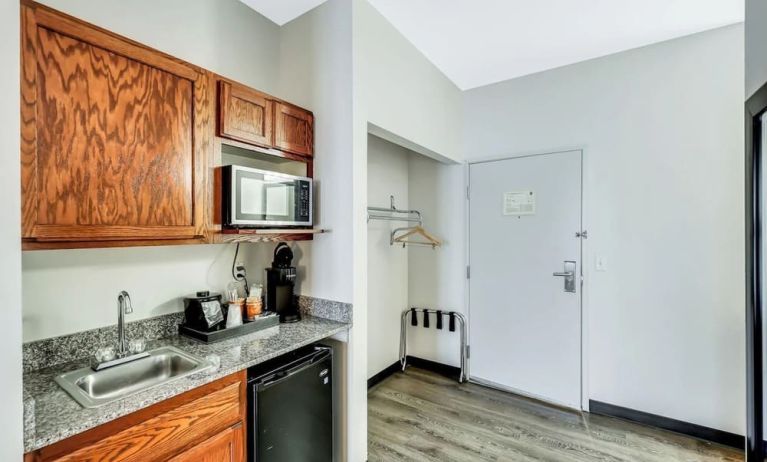 Day room with kitchen at Quality Inn & Suites Liberty Lake - Spokane Valley.