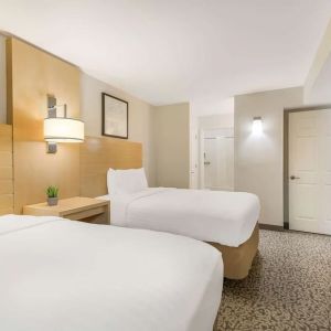 Day use twin room with private bathroom at Sonesta ES Suites Charlotte Arrowood.