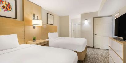 Day use twin room with private bathroom at Sonesta ES Suites Charlotte Arrowood.