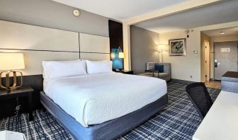 Bright and spacious day use room with workdesk at Holiday Inn Belcamp - Aberdeen Area.