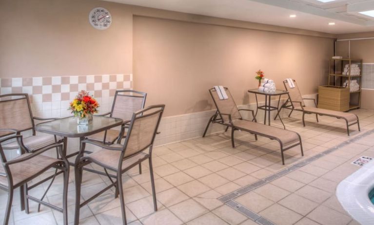 Pool's lounge area at Holiday Inn Belcamp - Aberdeen Area.