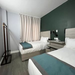 Day use twin room at Starlight Hotel.