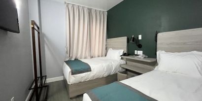 Day use twin room at Starlight Hotel.
