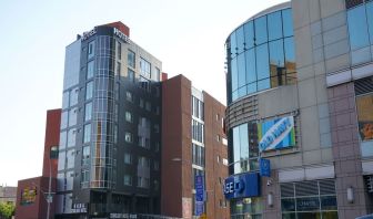 Exterior view of Starlight Hotel.