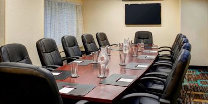Professional meeting room with ergonomic chairs at Sonesta ES Suites Chicago Downtown Magnificent Mile - Medical.