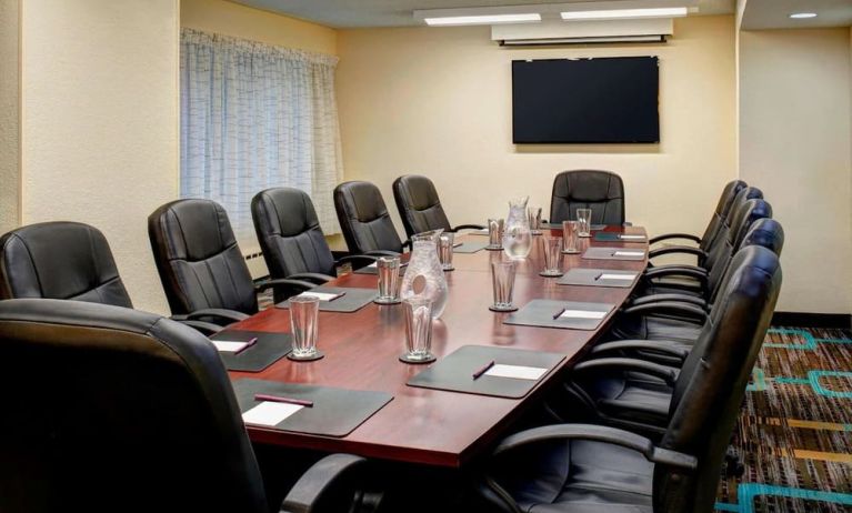 Professional meeting room with ergonomic chairs at Sonesta ES Suites Chicago Downtown Magnificent Mile - Medical.