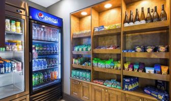 Convenience store at Sonesta ES Suites Chicago Downtown Magnificent Mile - Medical.