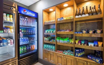 Convenience store at Sonesta ES Suites Chicago Downtown Magnificent Mile - Medical.