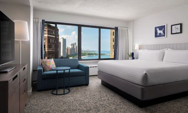 Bright and spacious day use room with sofa and private bathroom at Sonesta ES Suites Chicago Downtown Magnificent Mile - Medical.