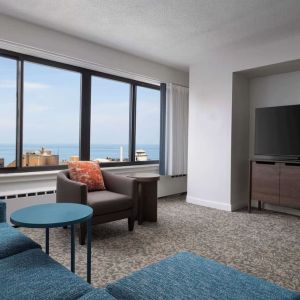 Day use suite's living room at Sonesta ES Suites Chicago Downtown Magnificent Mile - Medical.