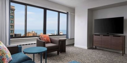 Day use suite's living room at Sonesta ES Suites Chicago Downtown Magnificent Mile - Medical.