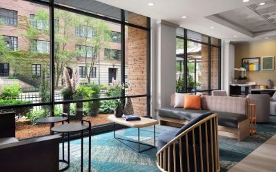 Lobby lounge and workspace, perfect for coworking at Sonesta ES Suites Chicago Downtown Magnificent Mile - Medical.