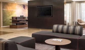 Comfortable lobby lounge at Sonesta Select Seattle Bellevue Redmond.