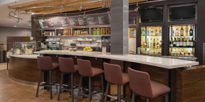 On-site restaurant and bar at Sonesta Select Seattle Bellevue Redmond.