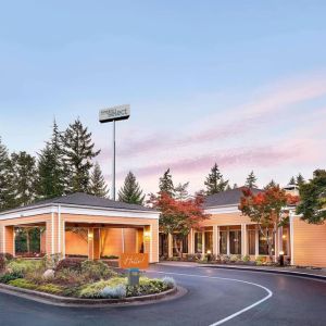 Exterior view of Sonesta Select Seattle Bellevue Redmond.