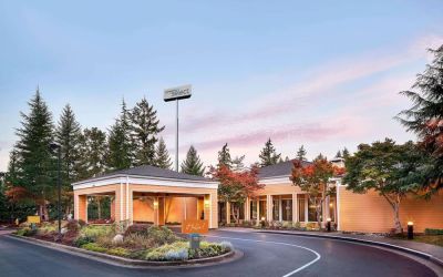 Exterior view of Sonesta Select Seattle Bellevue Redmond.