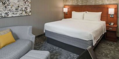 King bed at Sonesta Select Seattle Bellevue Redmond.