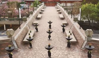 Outdoor seats at Hilton San Francisco Financial District.
