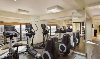 Fitness center at Hilton Rosemont/Chicago O'Hare.