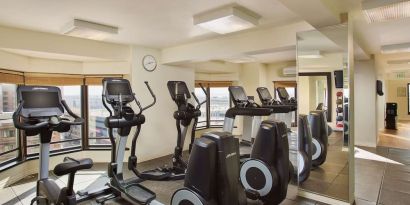 Fitness center at Hilton Rosemont/Chicago O'Hare.