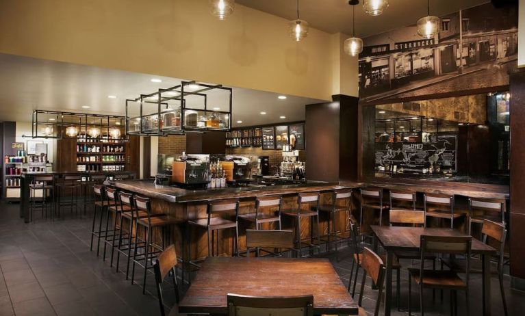 Coffee shop perfect for coworking at Hilton Rosemont/Chicago O'Hare.
