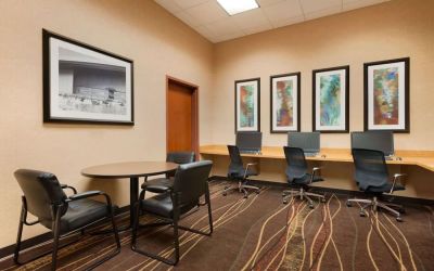 Business center at Embassy Suites By Hilton Nashville South Cool Springs.