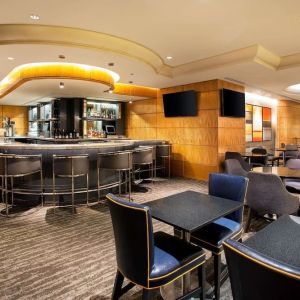 Dining area perfect for coworking at New York Hilton Midtown.