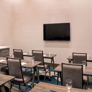 Meeting room at Hilton Garden Inn NYC Financial Center/Manhattan Downtown.
