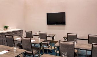 Meeting room at Hilton Garden Inn NYC Financial Center/Manhattan Downtown.
